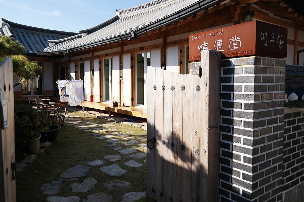 Yeonwoodang Guesthouse Jeonju Buitenkant foto