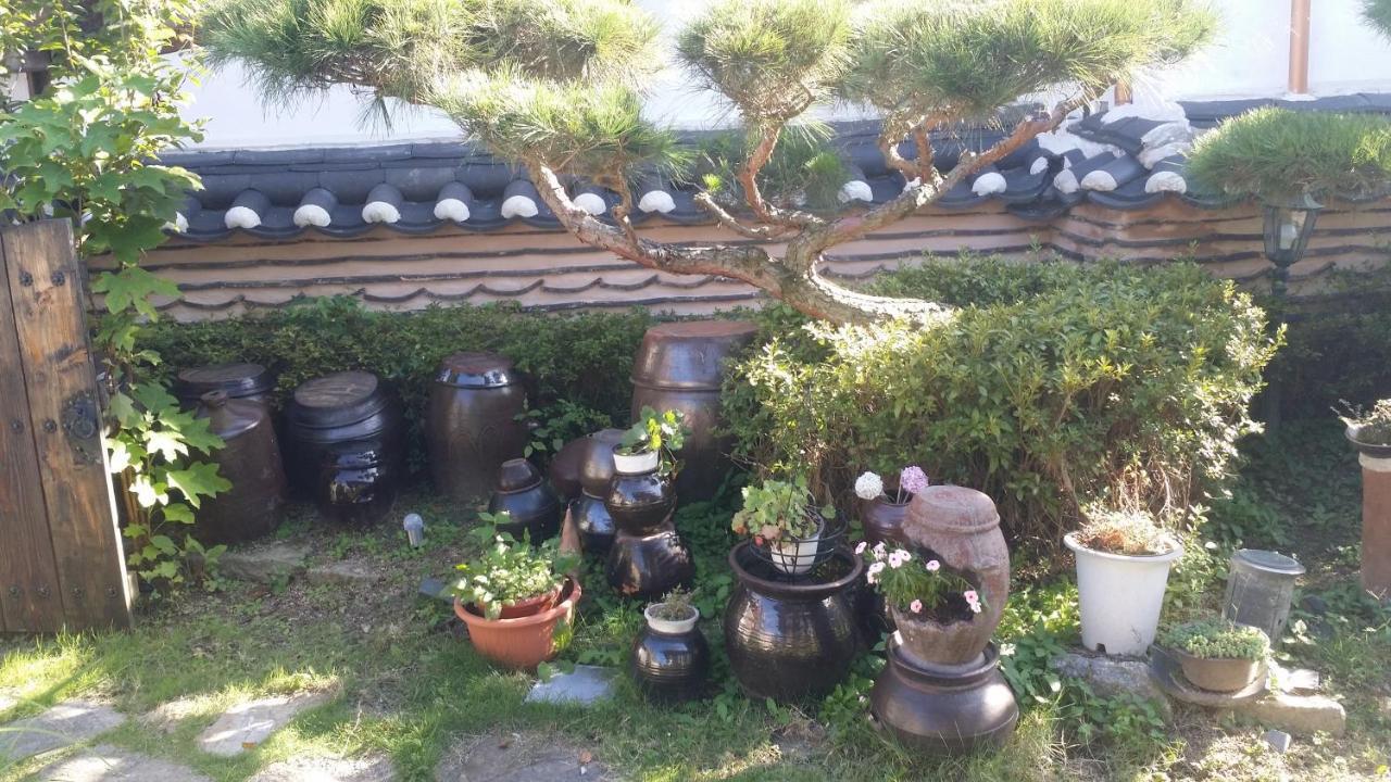 Yeonwoodang Guesthouse Jeonju Buitenkant foto